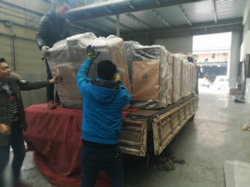 郑州手机产业园公共设施发货现场图片